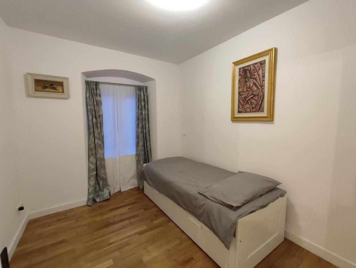 Casa Renova, Intero Appartamento, 2 Camere, Max 4 Ospiti, Trieste Zona Storica ภายนอก รูปภาพ