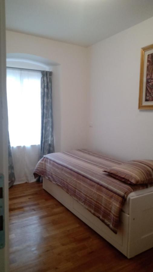 Casa Renova, Intero Appartamento, 2 Camere, Max 4 Ospiti, Trieste Zona Storica ภายนอก รูปภาพ