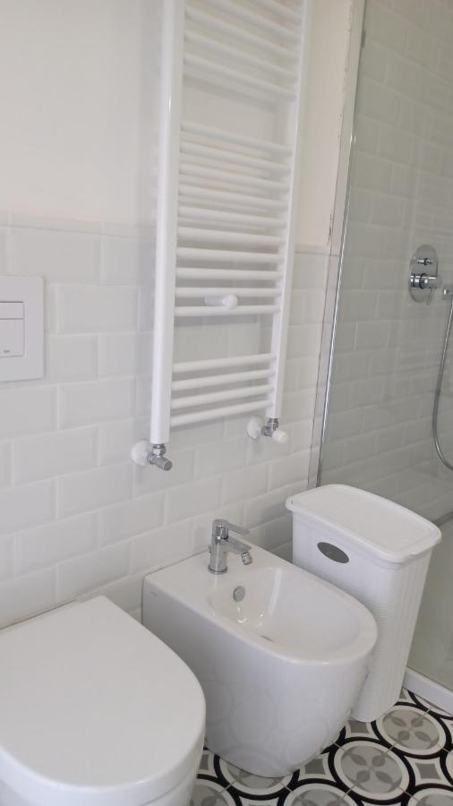 Casa Renova, Intero Appartamento, 2 Camere, Max 4 Ospiti, Trieste Zona Storica ภายนอก รูปภาพ