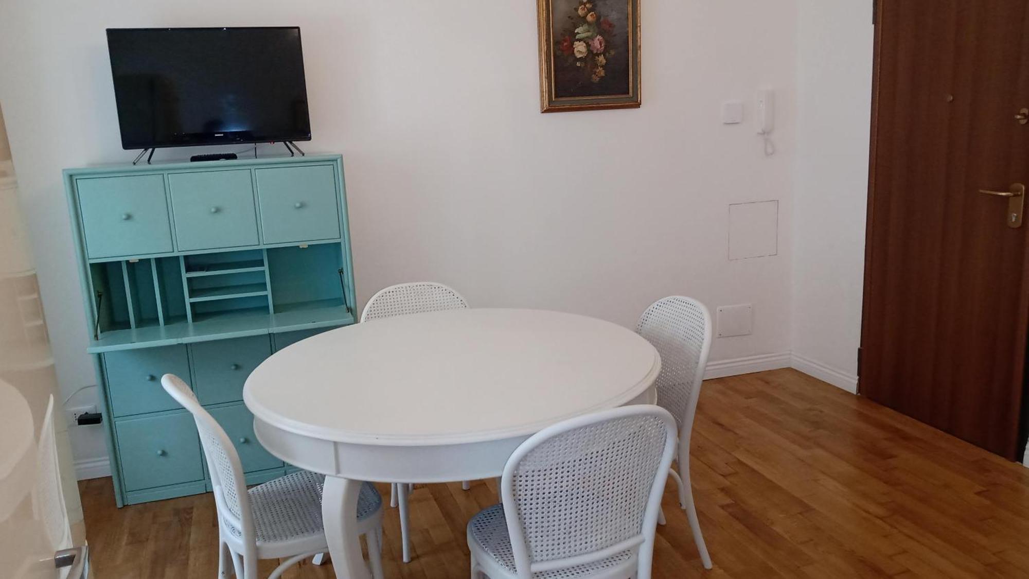 Casa Renova, Intero Appartamento, 2 Camere, Max 4 Ospiti, Trieste Zona Storica ภายนอก รูปภาพ